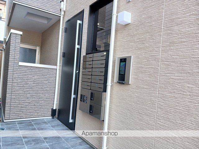 F asecia クローバーの玄関写真