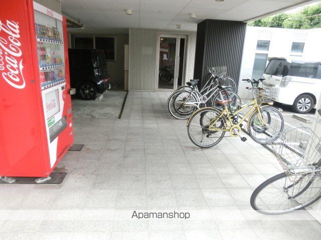フロントコート南平岸の玄関写真