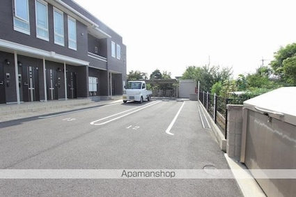 シャンテル[2LDK/56.68m2]の駐車場