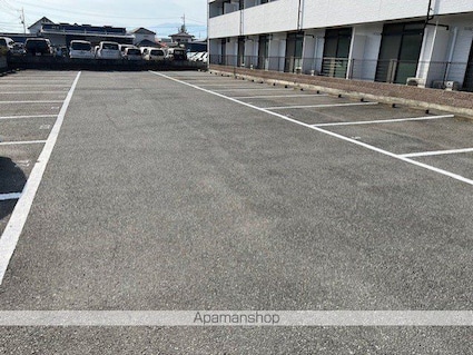 レオパレスコンフォート広瀬[1K/26.49m2]の駐車場