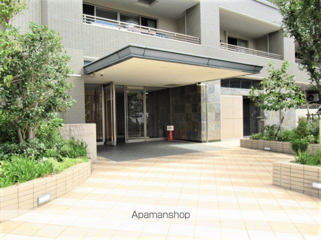 アルス吹田穂波公園の玄関写真