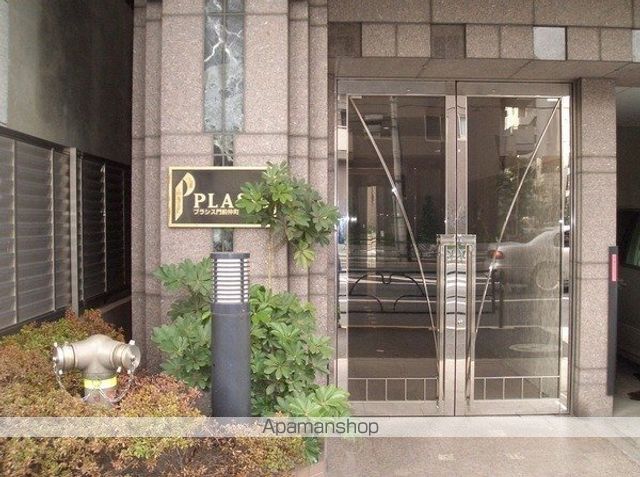 プラシス門前仲町の玄関写真