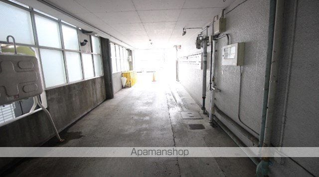 坪川ビルの玄関写真