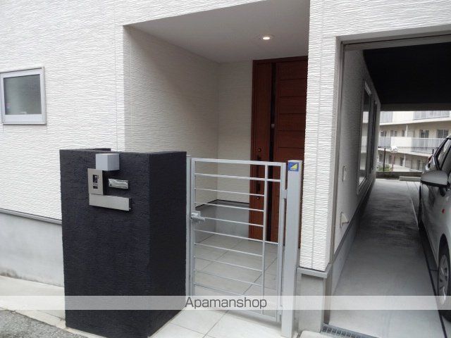 松園町10番貸家の玄関写真