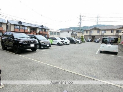 シャトー小林　Ａ棟[3LDK/62m2]の駐車場