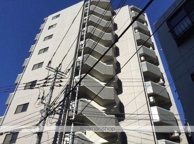 横浜市神奈川区西神奈川のマンションの外観1