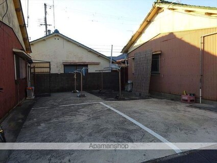 津田住宅[3K/34.65m2]の駐車場2