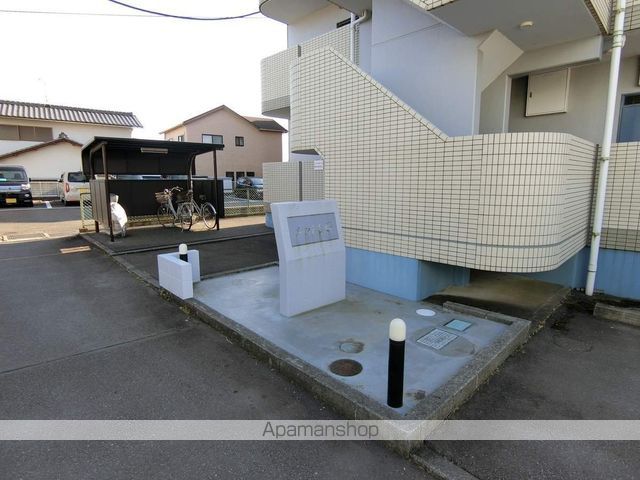 シャトレGの玄関写真