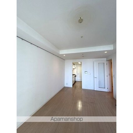 Ｗ　Ｃｏｍｆｏｒｔ　Ｔｏｗｅｒｓ　ＷＥＳＴ[2LDK/85.35m2]のリビング・居間2
