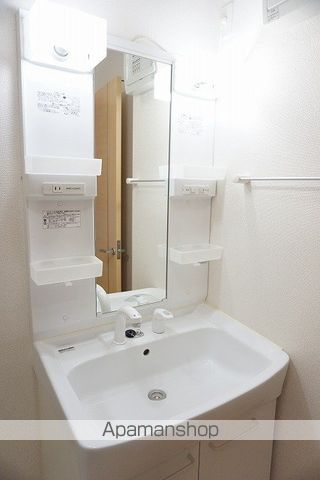 セレブリティ Cの内装写真