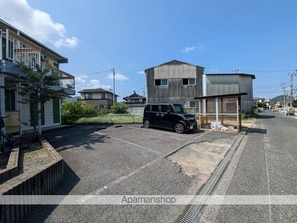 岡山県倉敷市川入[1R/19.63m2]の駐車場2