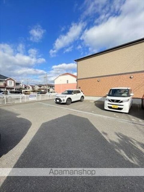 和歌山県和歌山市秋月[1R/31.5m2]の駐車場3