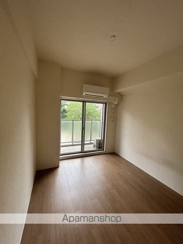 ESLEADOSAKAUMEDAWESTの内装写真