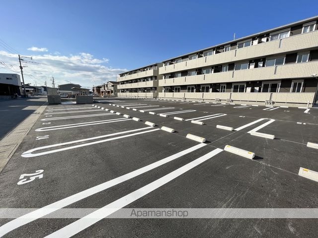 カーサ八代[2LDK/48.91m2]の駐車場