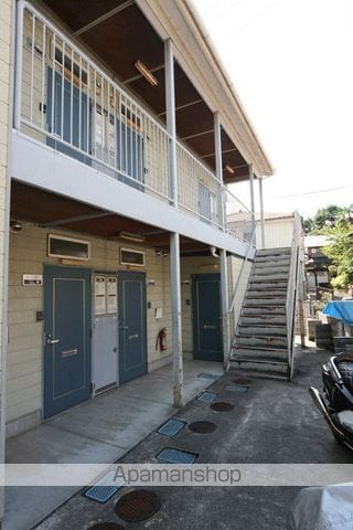 プティメゾン花屋敷の玄関写真