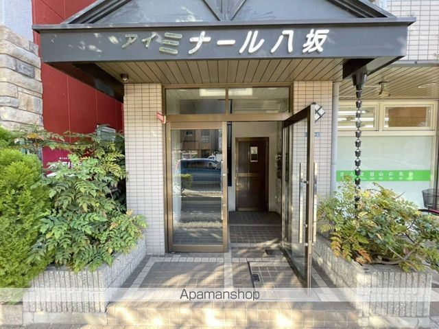 アイミナール八坂の玄関写真