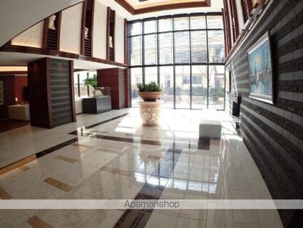 ロイヤルパークスＥＲ万代[2LDK/64.72m2]のロビー