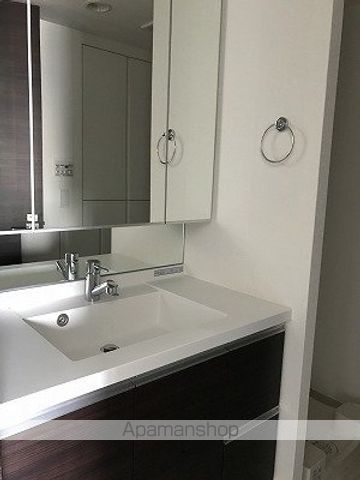 コンフォリア東新宿ステーションフロントの内装写真