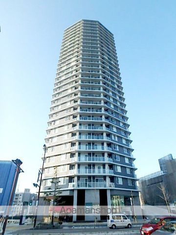 福岡市中央区地行のマンションの外観1