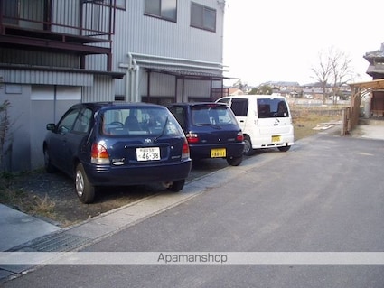 ハイツ玉川Ⅶ[1R/23.08m2]の駐車場2