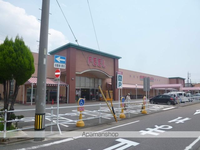 アンプルール リーブル ゴールドクレストの周辺写真