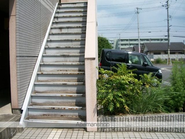 エルシャトー鴻之台の玄関写真