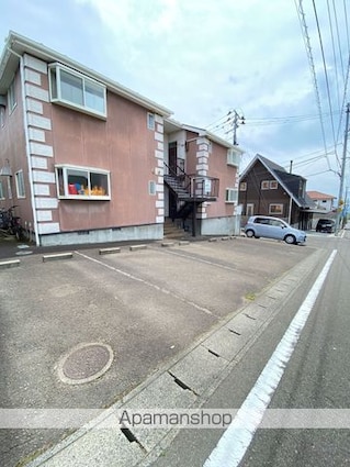 八木山ベルズイン[2K/30m2]の駐車場