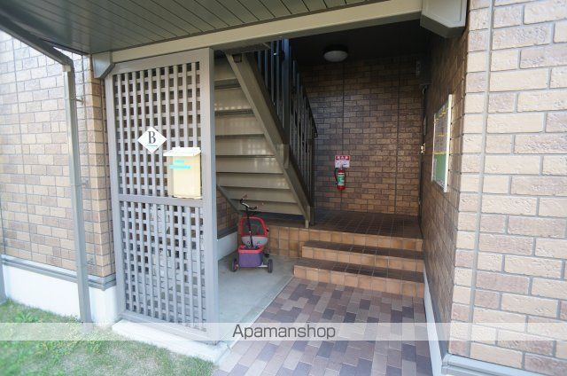リビングタウン高山台Bの玄関写真