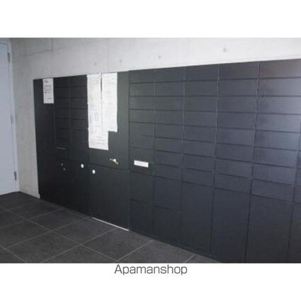 東京都新宿区南町[1LDK/47.56m2]の共用部1