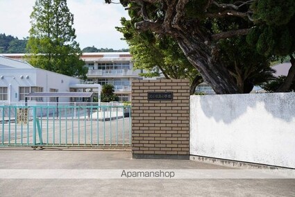 ワンピース[2LDK/58.57m2]の周辺5