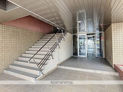 岡山県岡山市南区西市[2LDK/55m2]のエントランス3
