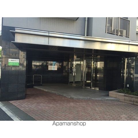 グランカーサ新小岩の玄関写真