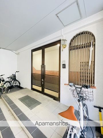 ハイツ西郊の玄関写真