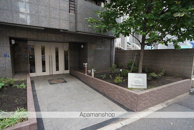 パークウェル曙橋駅前の玄関写真