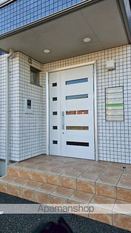 ルミエール ドゥペの玄関写真