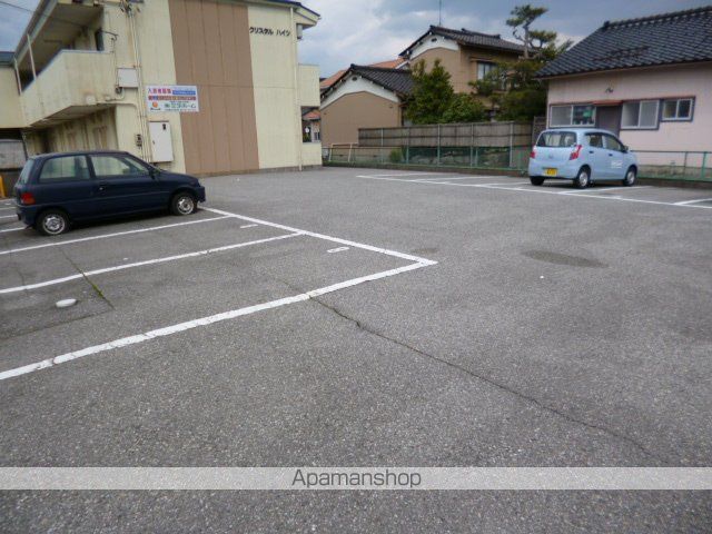 クリスタルハイツの外観写真