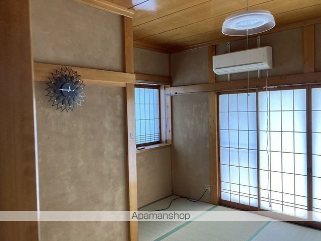 事務所兼一戸建の内装写真