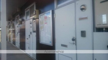 レオパレスサクラパーク[1K/20.28m2]のエントランス2