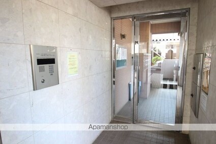 メインステージ中野弥生町[1R/20.08m2]のエントランス1