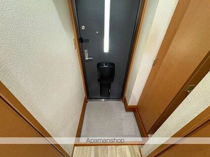 アーバン　ウィング[1R/35.1m2]の玄関