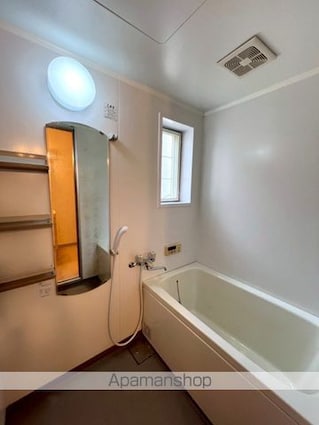 クレーリュ・ド・リュンヌ[2LDK/67.01m2]のバス