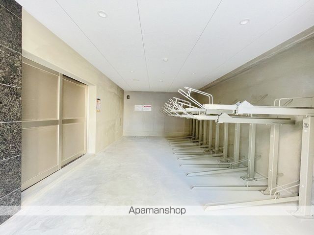 ディアレイシャス大須観音IIIの玄関写真