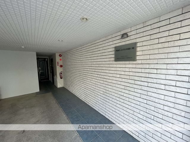 フラットJ白石本通C棟の玄関写真