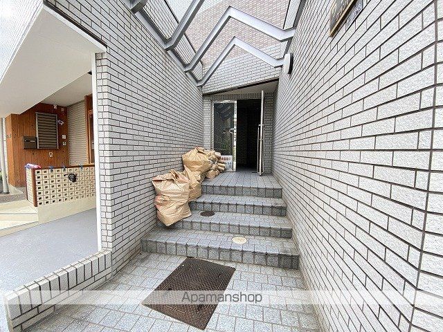 ワンダーグランドハイツの玄関写真