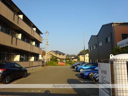 和歌山県和歌山市小雑賀[1DK/33.73m2]の駐車場3