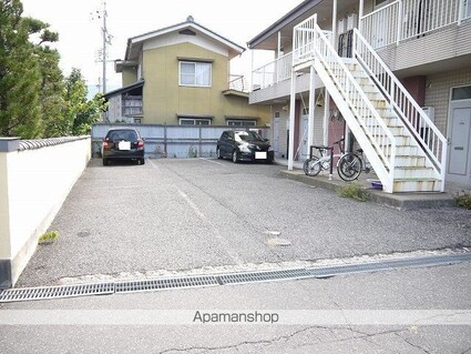 ハイツ・クオーレ[1K/24.5m2]の駐車場