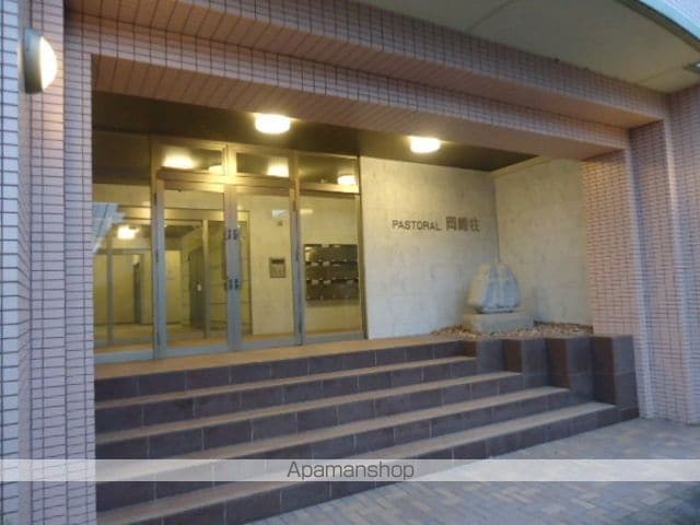 PASTORAL岡崎柱の玄関写真