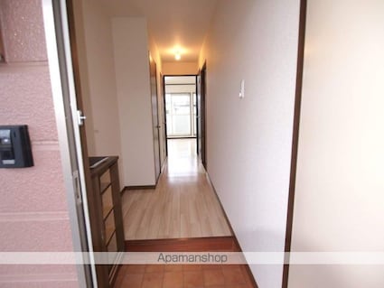 Ｓｕｒｐｌｕｓ　Ｔｗｏ塩原Ａ[1LDK/44.72m2]の玄関