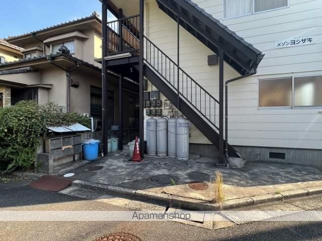メゾンヨシザキの玄関写真