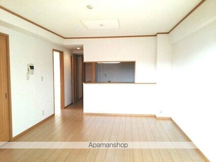 和歌山県和歌山市紀三井寺[3LDK/70.57m2]のリビング・居間